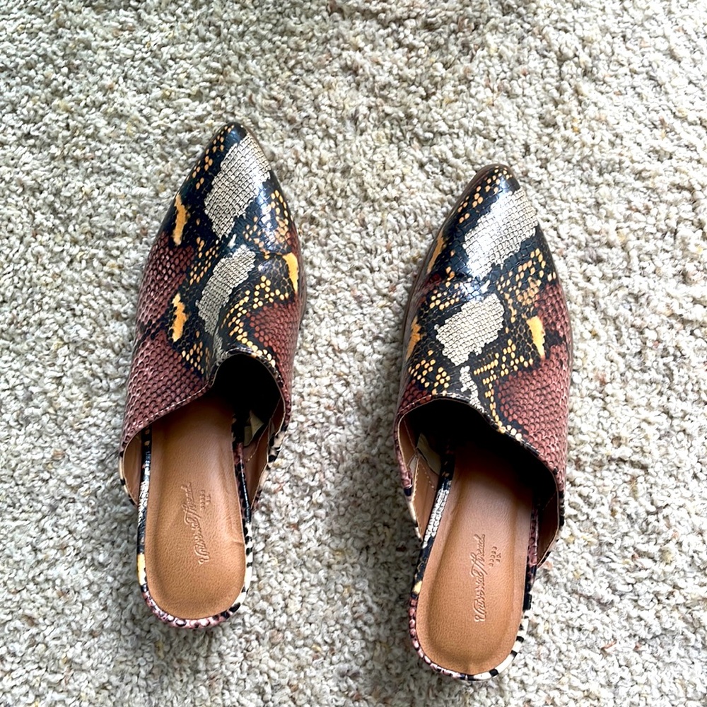 Perfect heeled loafer